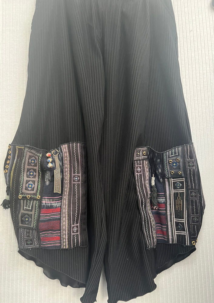 #867 Perfect Pants Cargo Pockets Embellished